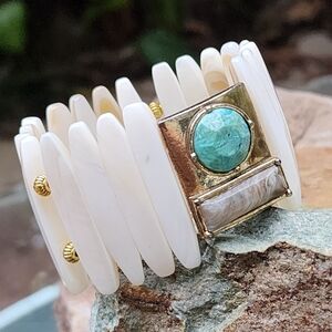 Bracelet with rainbow Mother of Pearl stone Golden tone Blue Stone